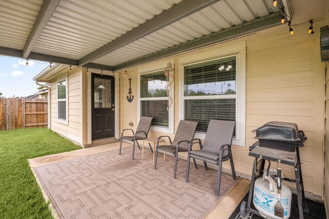 195 Midtown Park Drive, Alvin, TX 77511