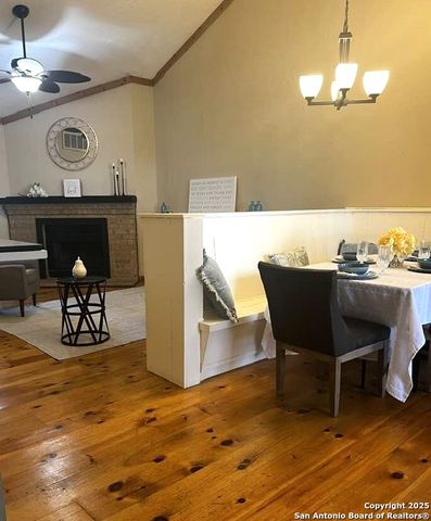 8655 Datapoint Dr Apt 404, San Antonio, TX 78229