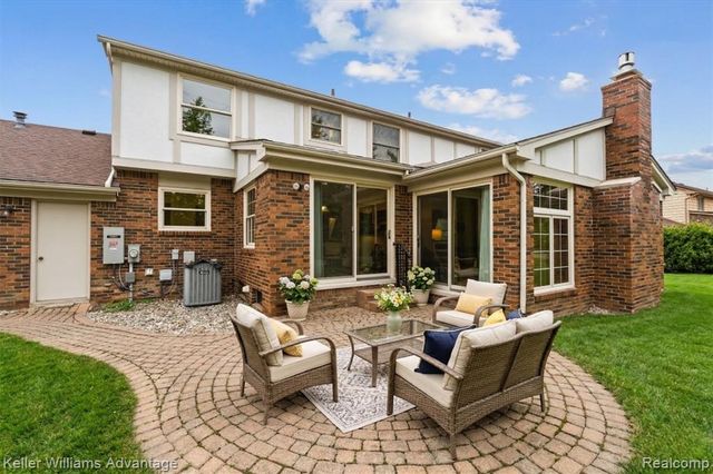 47040 Elmsmere Drive, Northville, MI 48167