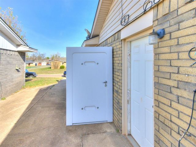 16 Red Rock Road, Shawnee, OK 74804