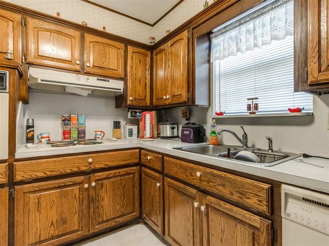 16 Red Rock Road, Shawnee, OK 74804