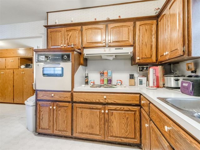 16 Red Rock Road, Shawnee, OK 74804