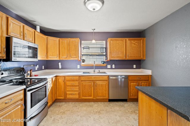 3741 BUCKINGHAM PARK, Jefferson City, MO 65109