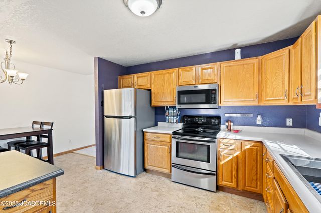 3741 BUCKINGHAM PARK, Jefferson City, MO 65109