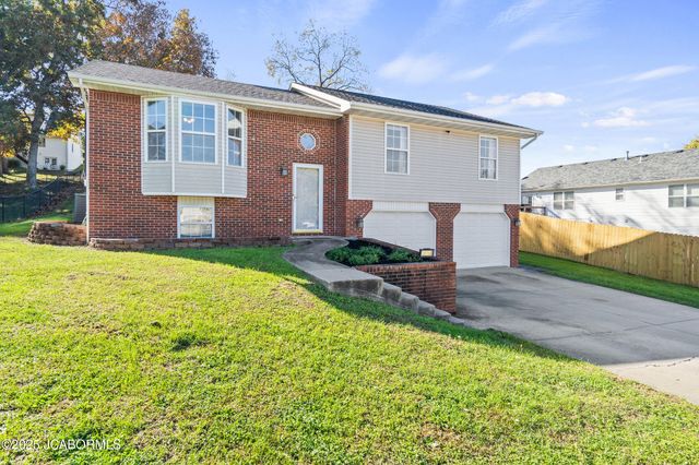 3741 BUCKINGHAM PARK, Jefferson City, MO 65109