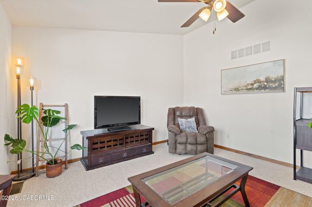 3741 BUCKINGHAM PARK, Jefferson City, MO 65109