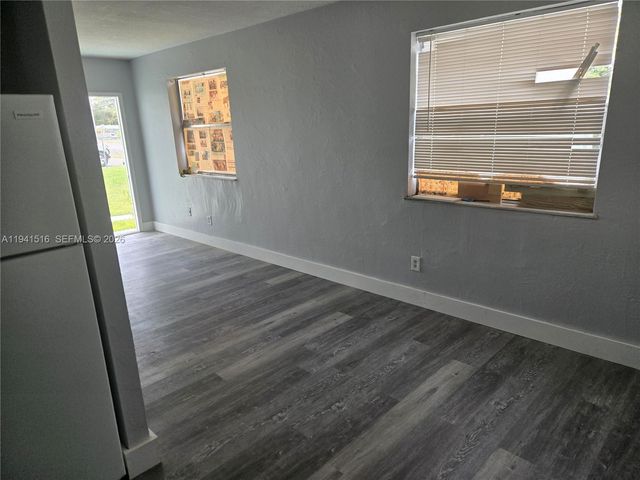 1420 NW 111th St, Miami, FL 33167