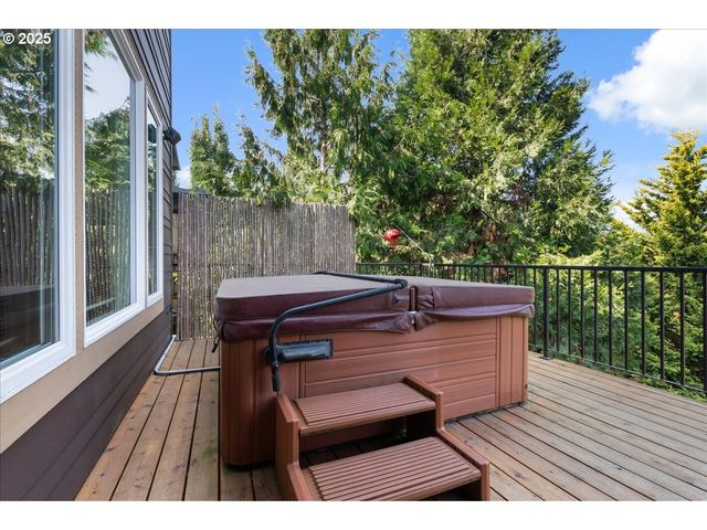 5033 Sw TEXAS St, Portland, OR 97219