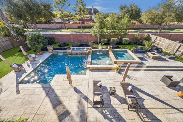 2504 Baywater Canyon Drive, Pearland, TX 77584