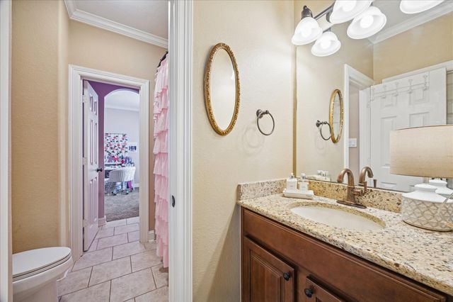 2504 Baywater Canyon Drive, Pearland, TX 77584