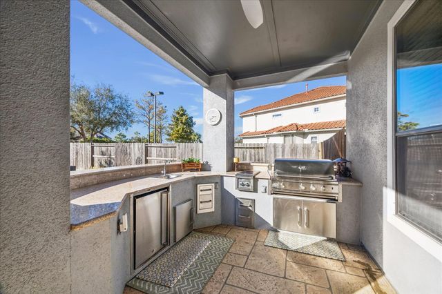 2504 Baywater Canyon Drive, Pearland, TX 77584