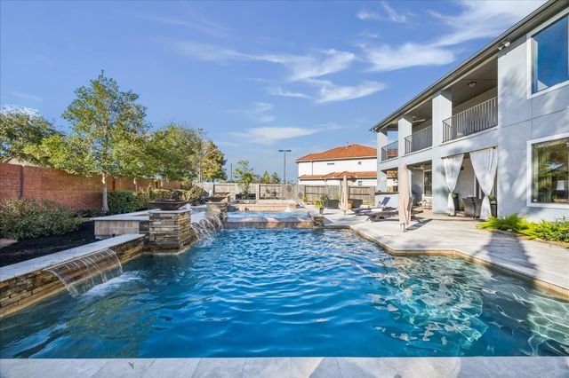 2504 Baywater Canyon Drive, Pearland, TX 77584