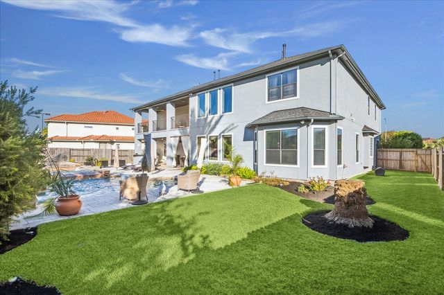 2504 Baywater Canyon Drive, Pearland, TX 77584