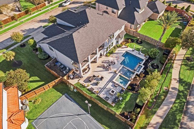 2504 Baywater Canyon Drive, Pearland, TX 77584