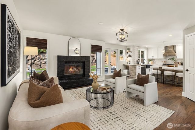 3745 248th Avenue SE, Sammamish, WA 98029