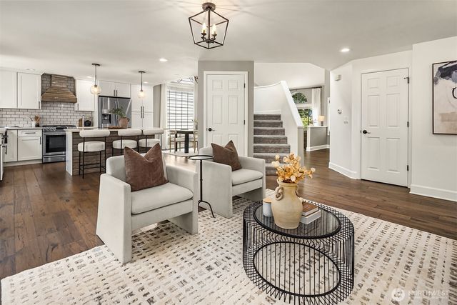 3745 248th Avenue SE, Sammamish, WA 98029