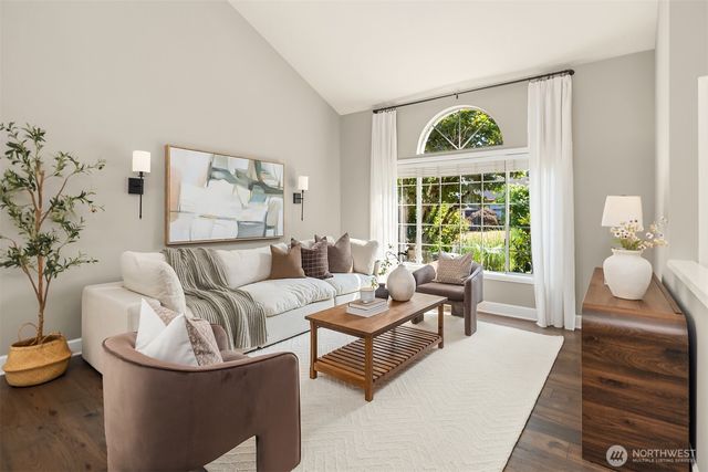 3745 248th Avenue SE, Sammamish, WA 98029