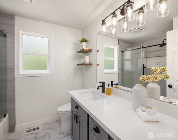 3745 248th Avenue SE, Sammamish, WA 98029