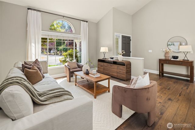 3745 248th Avenue SE, Sammamish, WA 98029