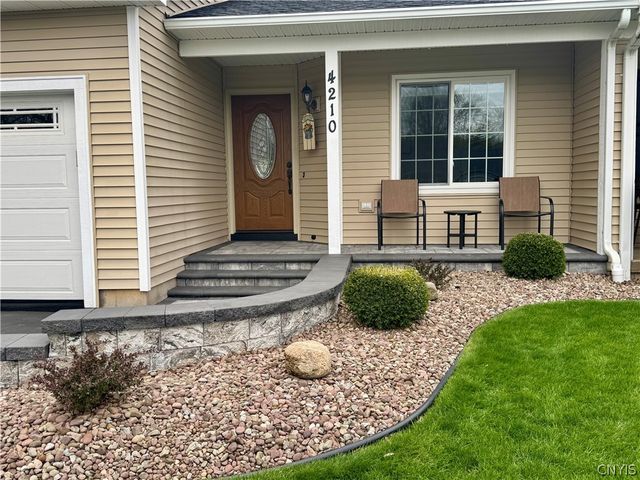 4210 Mistral Circle, Clay, NY 13090
