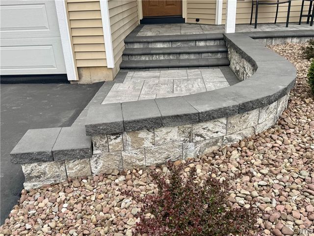 4210 Mistral Circle, Clay, NY 13090