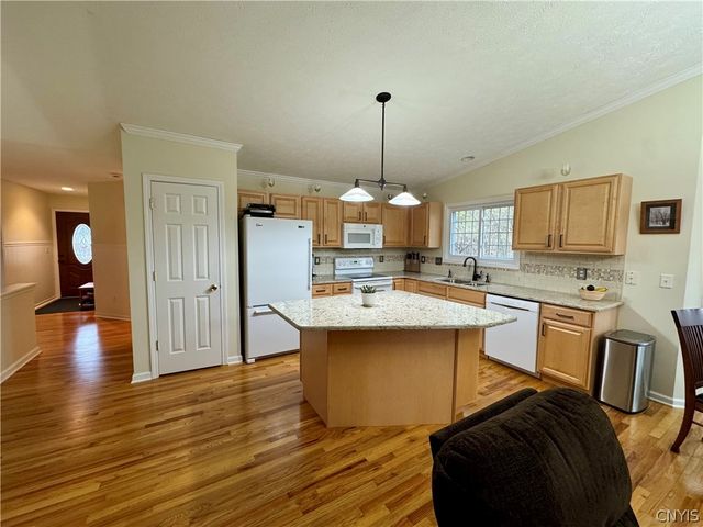 4210 Mistral Circle, Clay, NY 13090