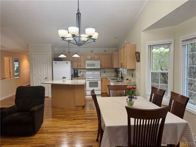 4210 Mistral Circle, Clay, NY 13090