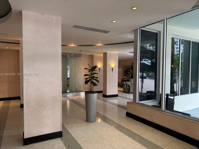 3801 S Ocean Drive 14V, Hollywood, FL 33019