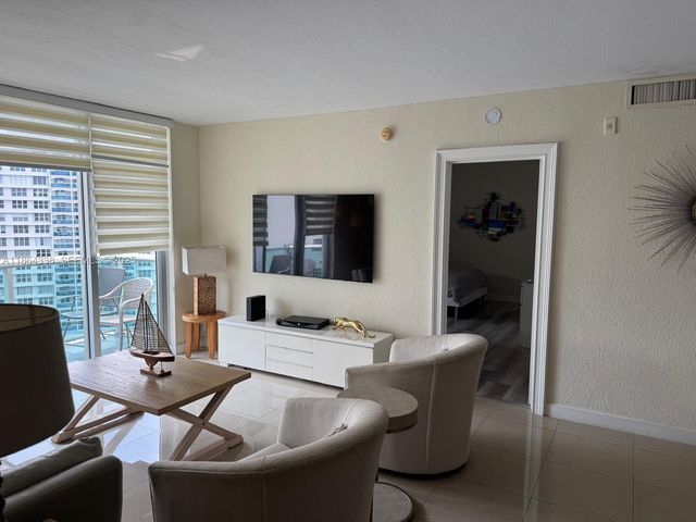 3801 S Ocean Drive 14V, Hollywood, FL 33019