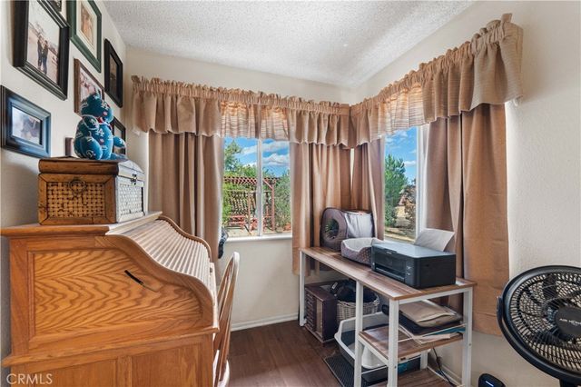 10042 Ave S12, Littlerock, CA 93543