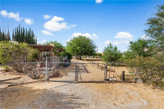 10042 Ave S12, Littlerock, CA 93543