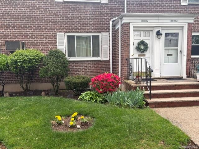 260-55 Langston Avenue E-1, Glen Oaks, NY 11004