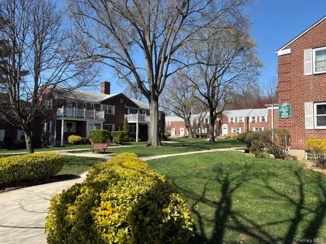 260-55 Langston Avenue E-1, Glen Oaks, NY 11004