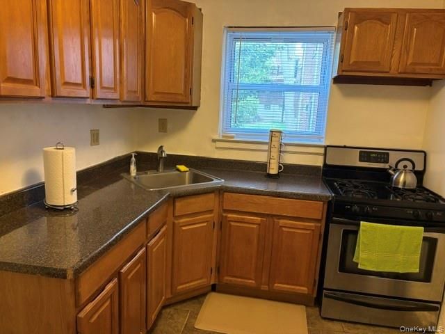 260-55 Langston Avenue E-1, Glen Oaks, NY 11004