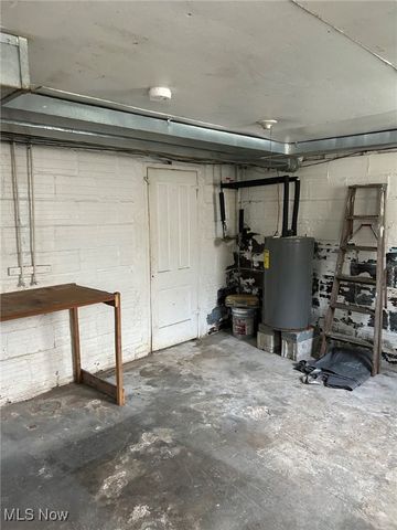 6813 Superior Road SE, Uhrichsville, OH 44683