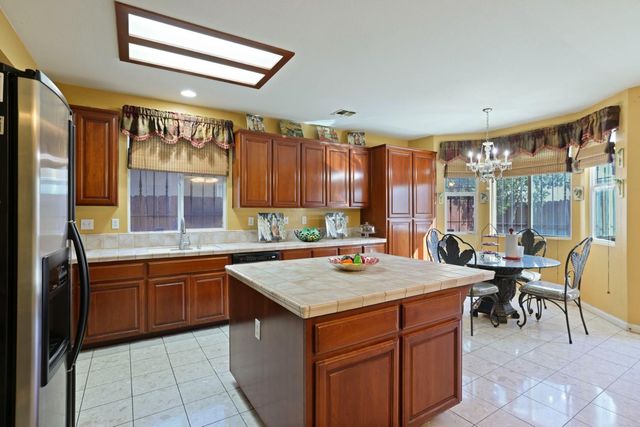 2059 Erickson Cir, Stockton, CA 95206