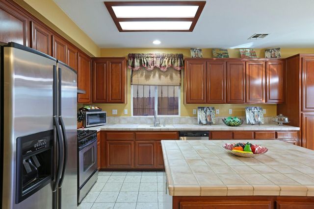 2059 Erickson Cir, Stockton, CA 95206