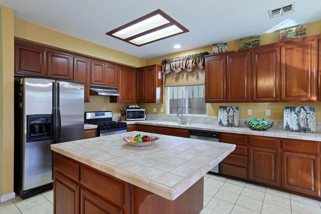 2059 Erickson Cir, Stockton, CA 95206