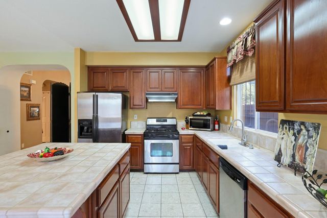2059 Erickson Cir, Stockton, CA 95206