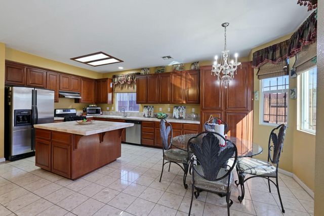 2059 Erickson Cir, Stockton, CA 95206
