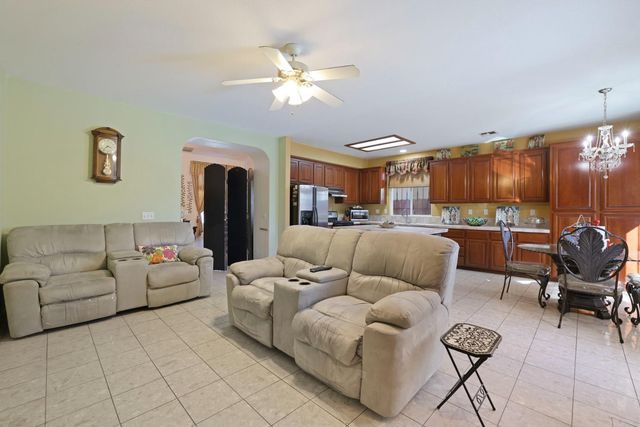 2059 Erickson Cir, Stockton, CA 95206