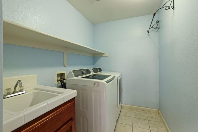 2059 Erickson Cir, Stockton, CA 95206