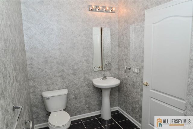 2103 Neville Court, Franklin, NJ 08873