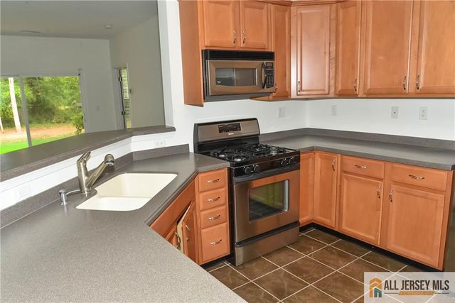 2103 Neville Court, Franklin, NJ 08873