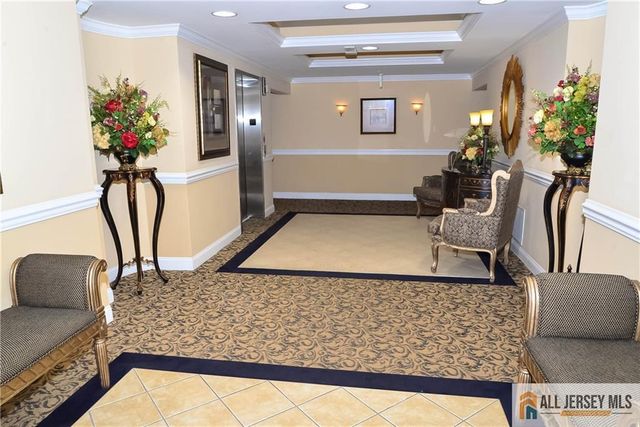 2103 Neville Court, Franklin, NJ 08873