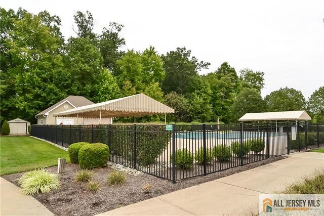 2103 Neville Court, Franklin, NJ 08873
