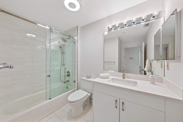 811 Oak Harbour Drive, Juno Beach, FL 33408