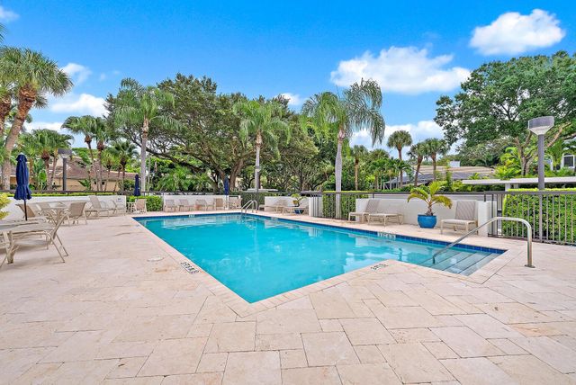 811 Oak Harbour Drive, Juno Beach, FL 33408