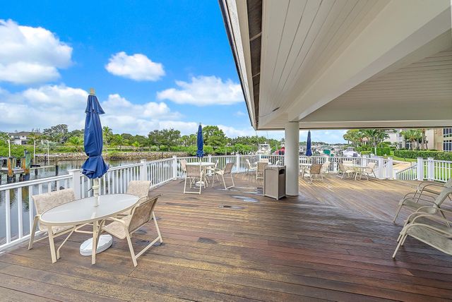 811 Oak Harbour Drive, Juno Beach, FL 33408