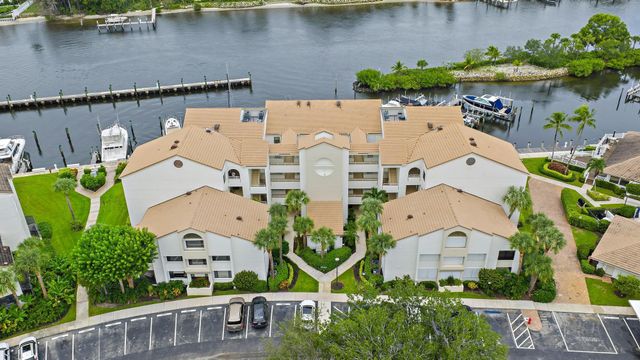 811 Oak Harbour Drive, Juno Beach, FL 33408